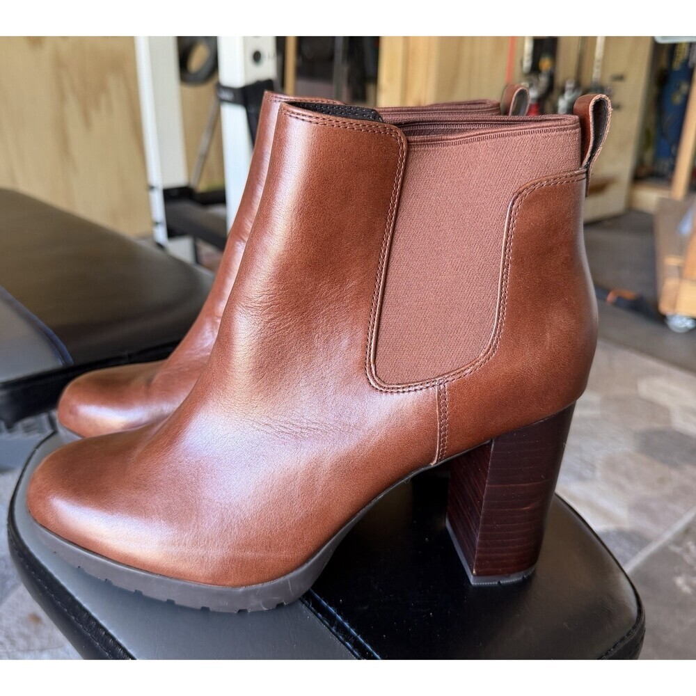 Clarks Elipsa Dee Chelsea Boots Womens 9.5M Brown Leather Heeled Bootie - Picture 9 of 9